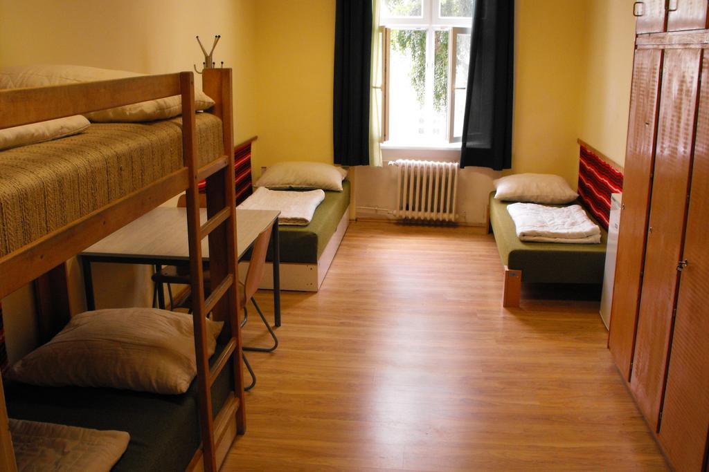 Mogyorodi Hostel Βουδαπέστη Εξωτερικό φωτογραφία