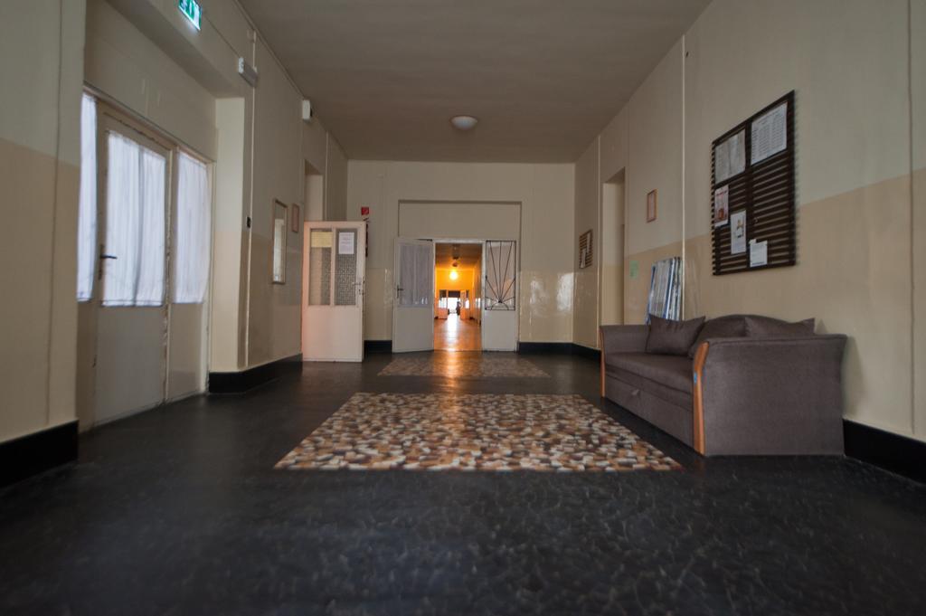 Mogyorodi Hostel Βουδαπέστη Εξωτερικό φωτογραφία